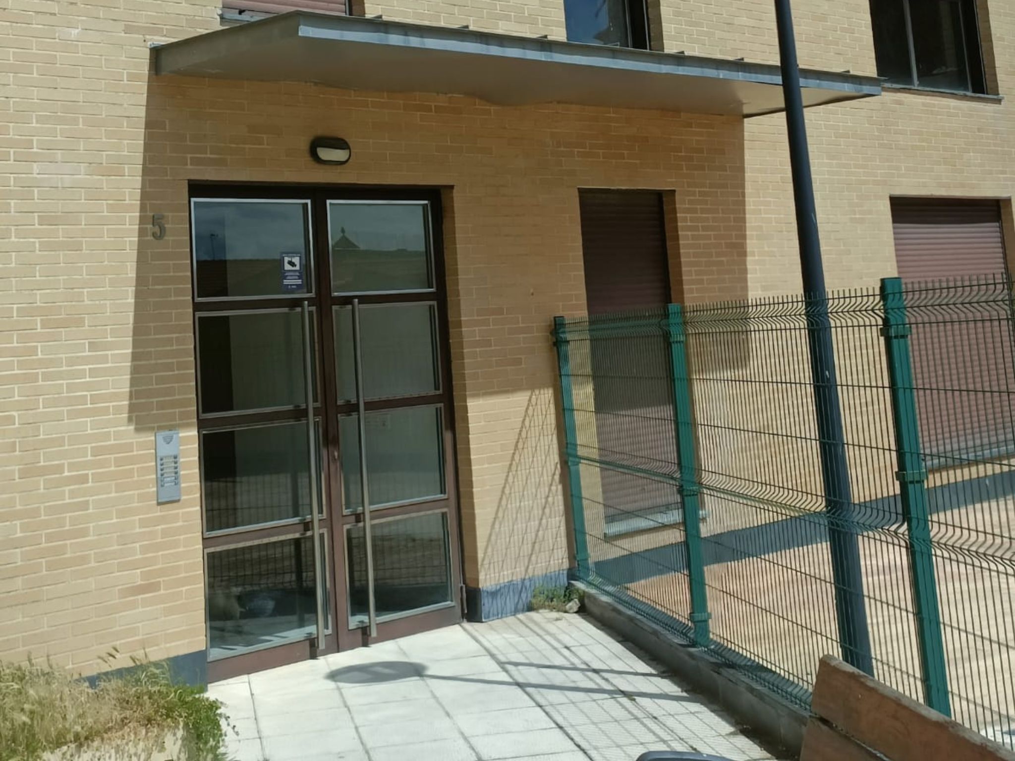LA-BESANA-VIVIENDA-CALZADA-DE-VALDUNCIEL-CARMEN-DIAZ-MUNÍO